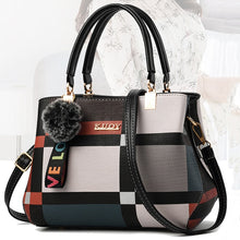 Загрузить изображение в средство просмотра галереи, Designer Plaid Shoulder Bag