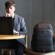 Загрузить изображение в средство просмотра галереи, Classic Backpack