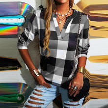 Загрузить изображение в средство просмотра галереи, New Autumn Plaid Printed V-neck Long Sleeve Tee
